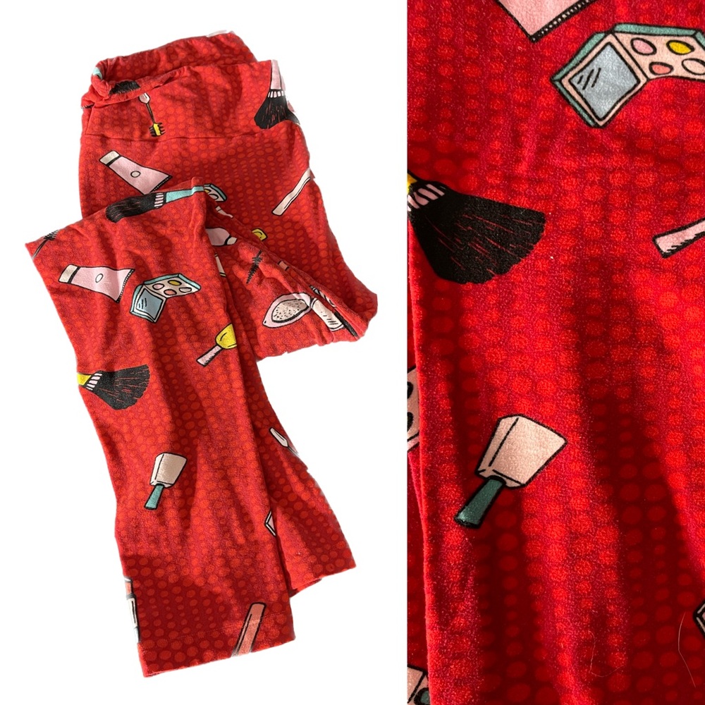 EUC Curvy LuLaRoe Red Makeup Leggings